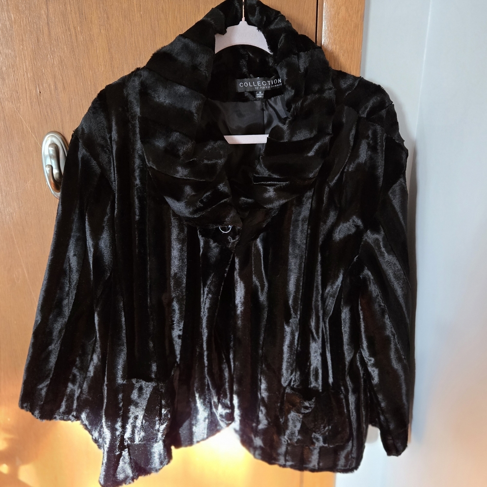 Harve Benard Women's Black Faux Fur  Jacket Size 14